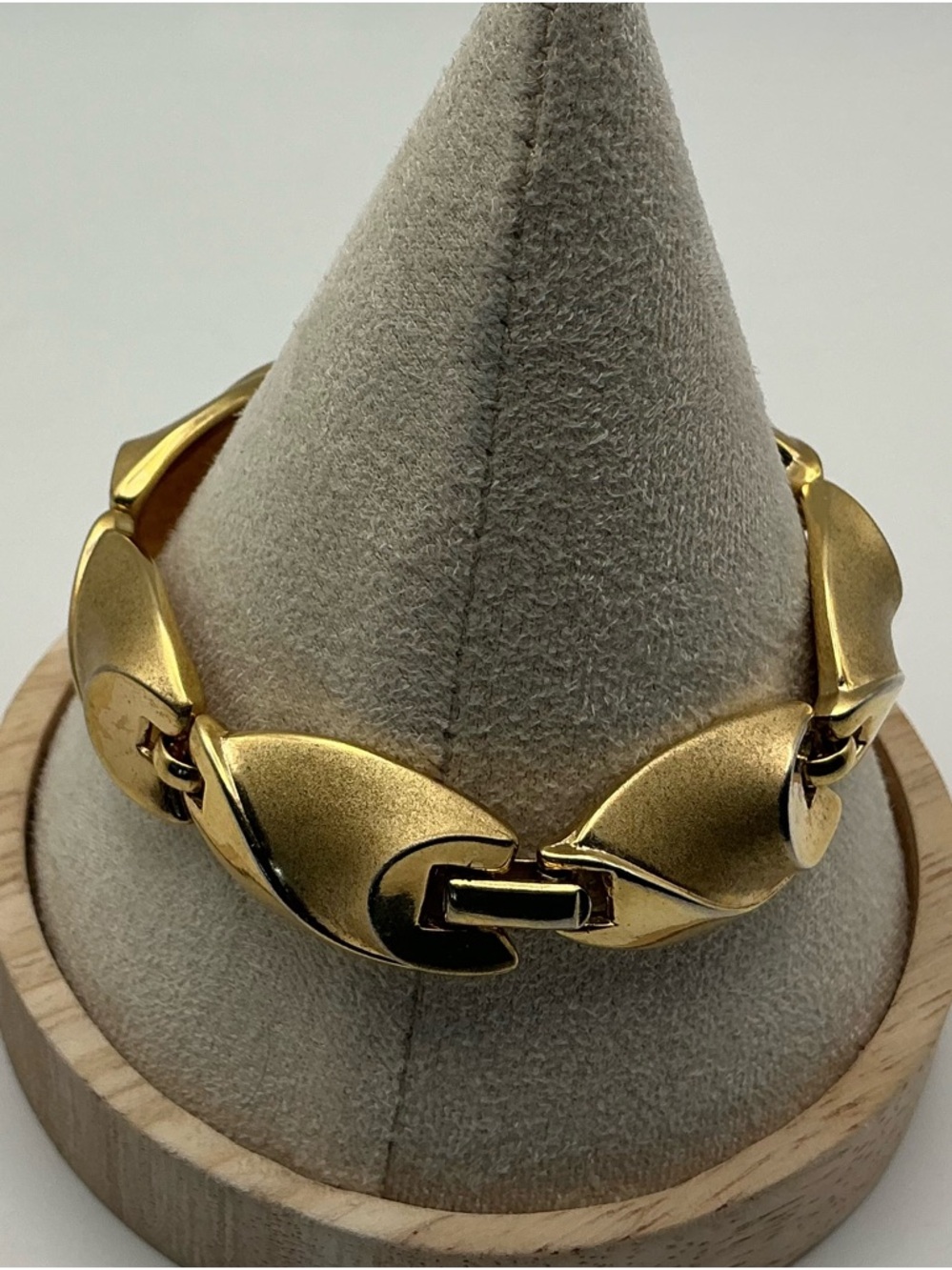 Vintage Crown Trifari Gold Tone Link Bracelet Signed Mid Century